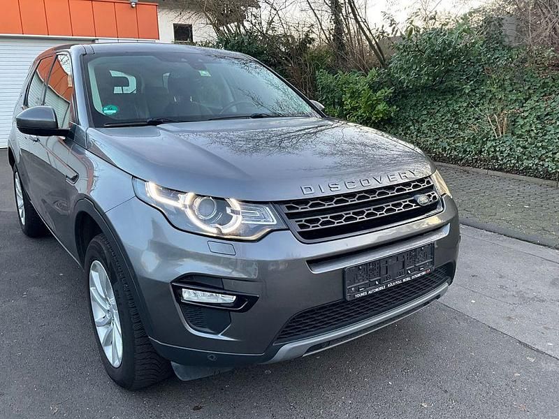 Grau Gebraucht 2017 Land Rover Discovery Sport SUV | 12.900 € (Superpreis) - Bild 1/4