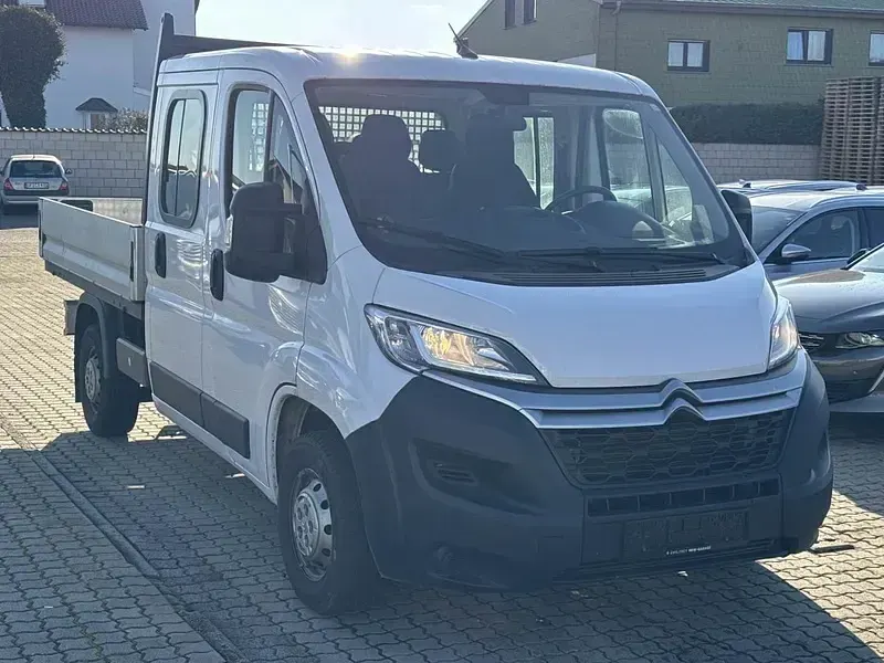 Gebraucht Citroën Jumper 140 PS (102 kW) 2023 Lackierung weiss icy/deckende lackierung Van / Kleinbus
