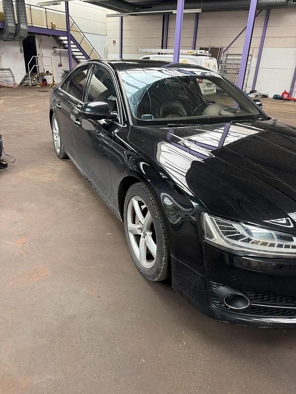 Gebraucht Audi A8 300 PS (220 kW) 2016 Schwarz Limousine