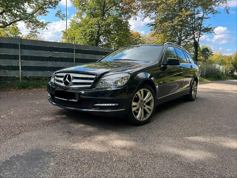 Schwarz Gebraucht 2010 Mercedes C220 Avantgarde Kombi | 4.599 € (Guter Preis) - Bild 1/4