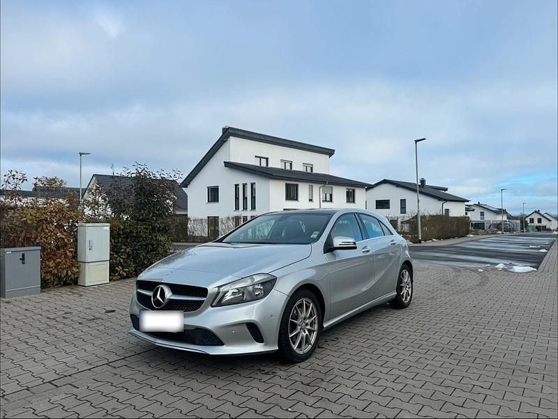 Gebraucht Mercedes A200 156 PS (114 kW) 2018 Silber Kleinwagen