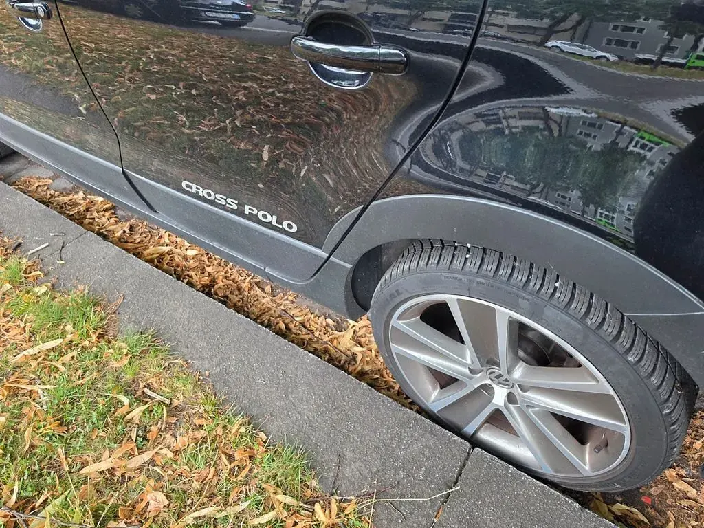 Gebraucht VW Polo Cross 105 PS (77 kW) 2011 Schwarz Kleinwagen