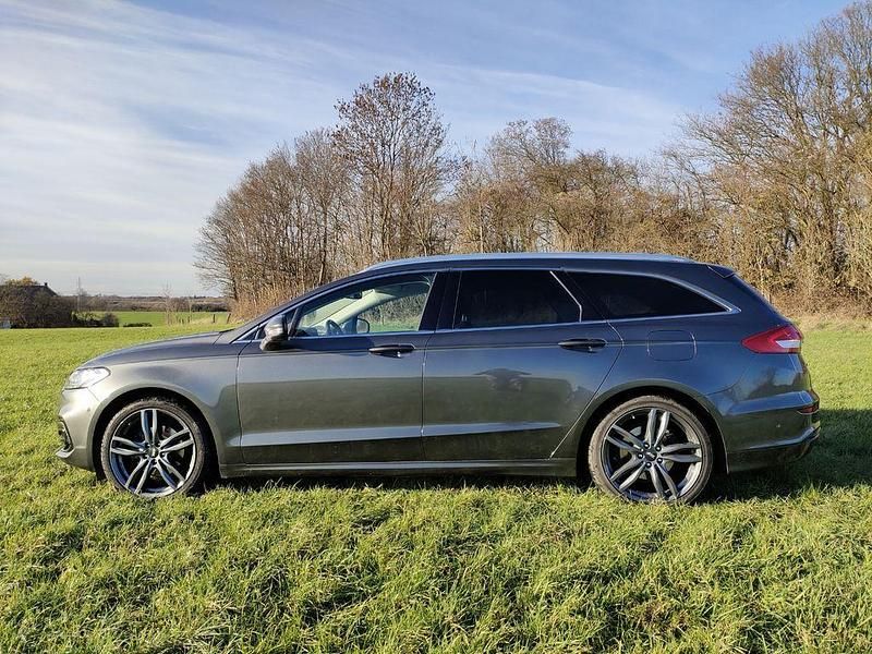 Gebraucht Ford Mondeo Titanium 150 PS (110 kW) 2019 Grau Limousine