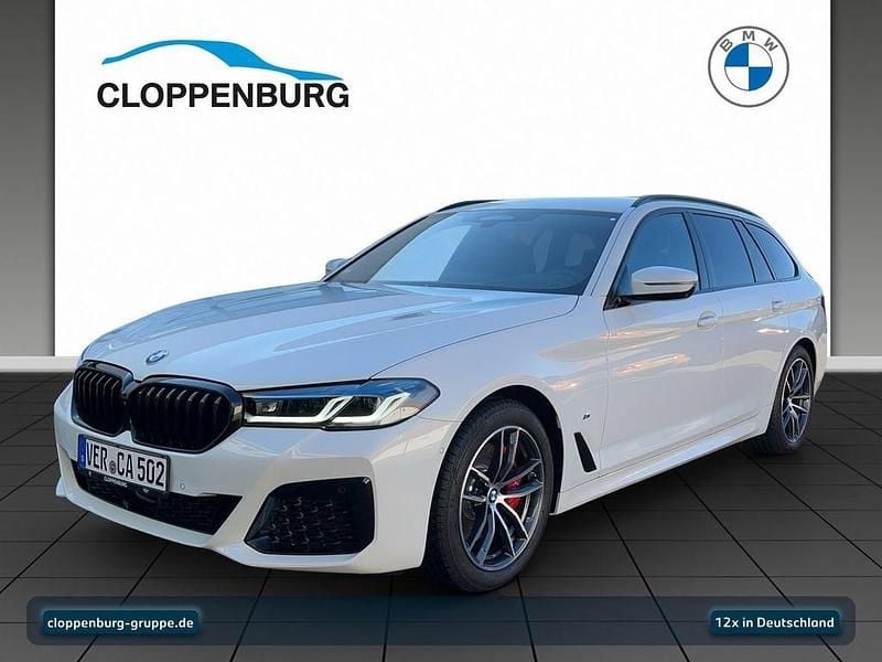 Weiß Gebraucht 2024 BMW 520 M Sport Kombi | 45.895 € (Superpreis) - Bild 1/4