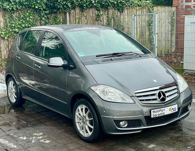 Gebraucht Mercedes A180 Avantgarde 116 PS (85 kW) 2009 Grau Limousine