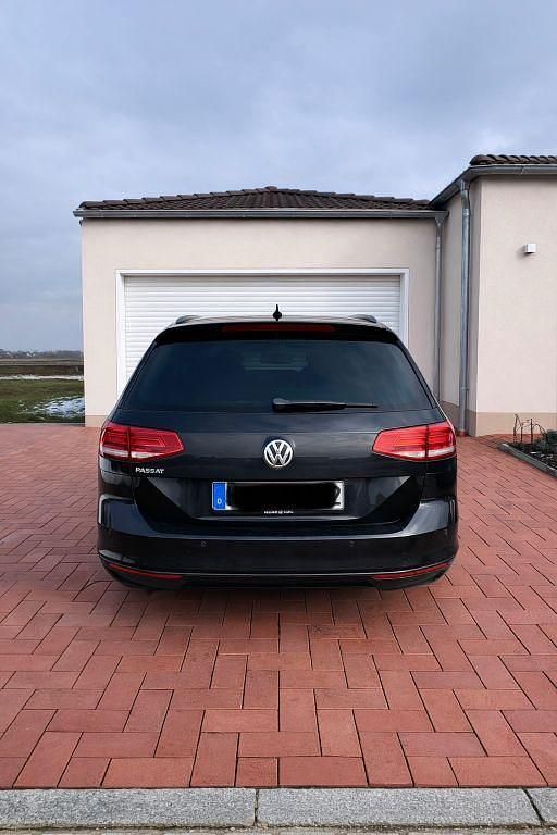 Gebraucht VW Passat Highline 150 PS (110 kW) 2018 Schwarz Kombi
