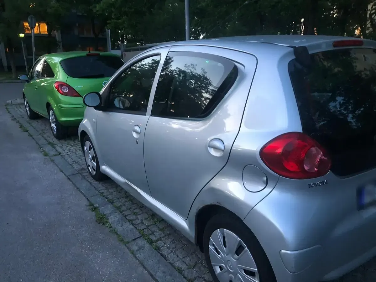 Gebraucht Toyota Aygo 68 PS (50 kW) 2008 Grau Kleinwagen