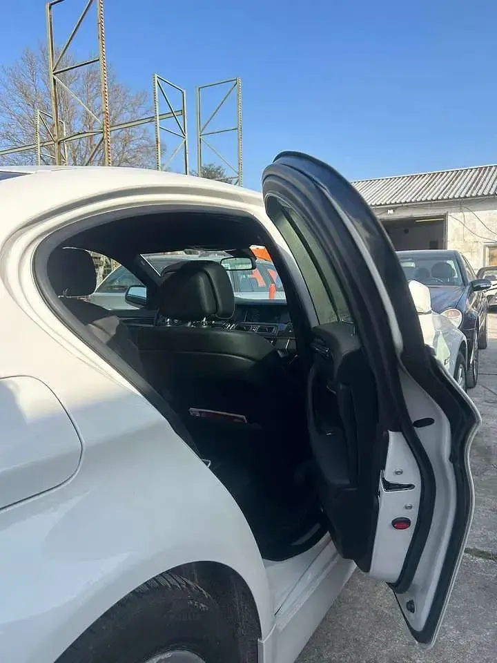 Usata BMW 525 218 CV (160 kW) 2013 Bianco Berlina