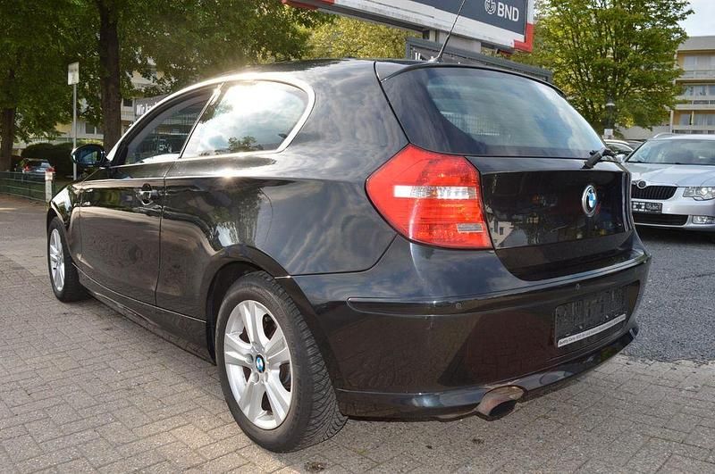 Second-hand BMW 118 Advantage 143 CP (105 kW) 2009 Negru Hatchback
