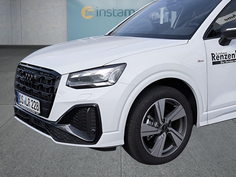 Weiß Gebraucht 2025 Audi Q2 S-Line SUV | 42.699 € - Bild 1/4