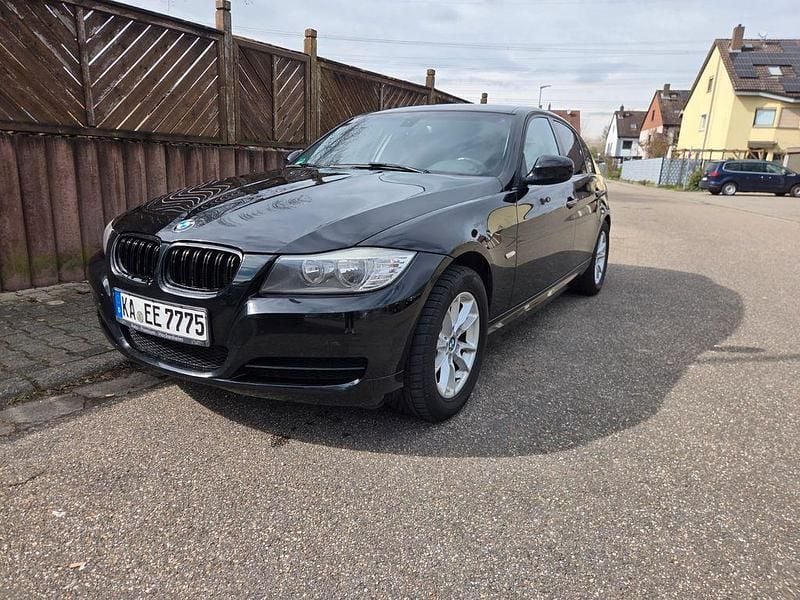 Gebraucht BMW 316 116 PS (85 kW) 2011 Schwarz Limousine