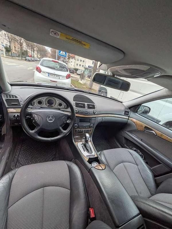 Gebraucht Mercedes E270 177 PS (130 kW) 2002 Schwarz Limousine