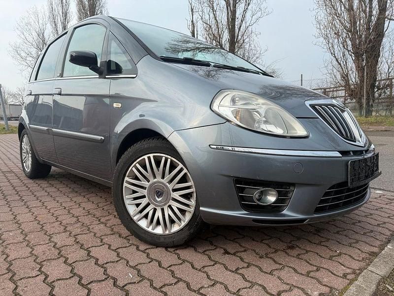 Schwarz Gebraucht 2009 Lancia Musa Van / Kleinbus | 2.999 € - Bild 1/4