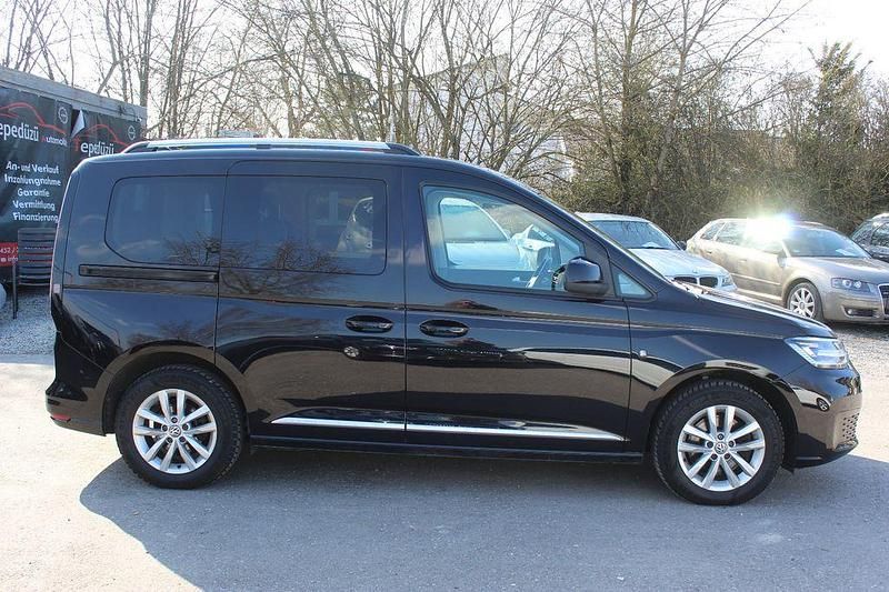 Gebraucht VW Caddy IQ Drive 122 PS (89 kW) 2021 Schwarz Van / Kleinbus