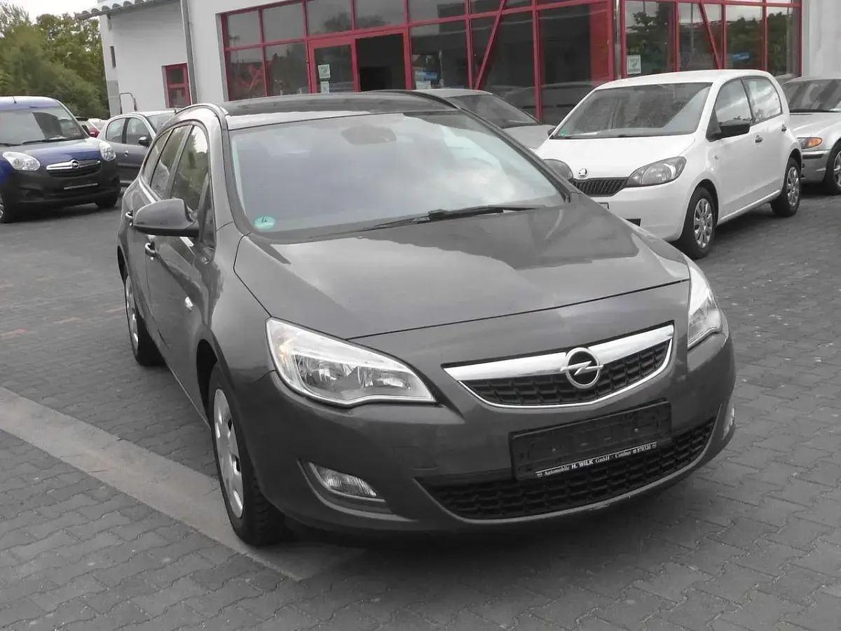 Gebraucht Opel Astra 120 PS (88 kW) 2012 Grau Kombi