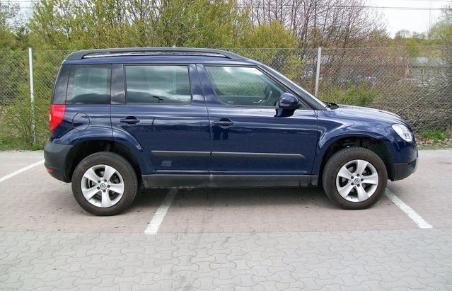 Gebraucht Skoda Yeti Business Line 110 PS (80 kW) 2013 Blau metallic SUV