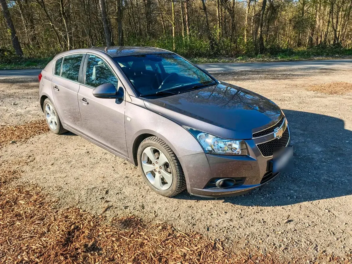 Gebraucht Chevrolet Cruze 163 PS (119 kW) 2012 Grau Limousine