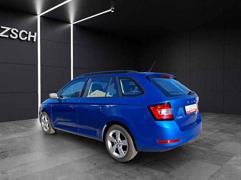 Gebraucht Skoda Fabia Active 95 PS (69 kW) 2021 Raceblau metallic Kombi