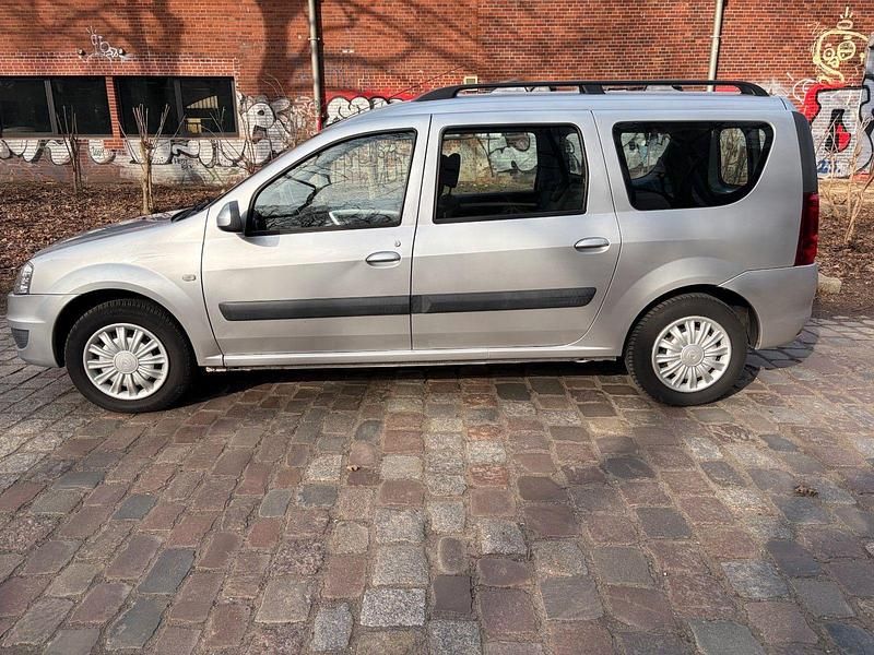 Gebraucht Dacia Logan MCV Lauréate 84 PS (61 kW) 2011 Silber Kombi
