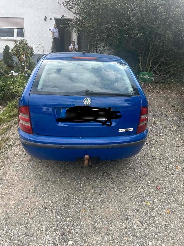 Blau Gebraucht 2002 Skoda Felicia Kombi | 550 € - Bild 1/4