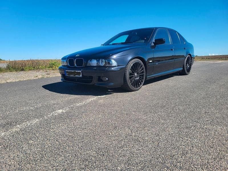 Schwarz Gebraucht 1999 BMW 523 Performance Limousine | 9.900 € - Bild 1/4