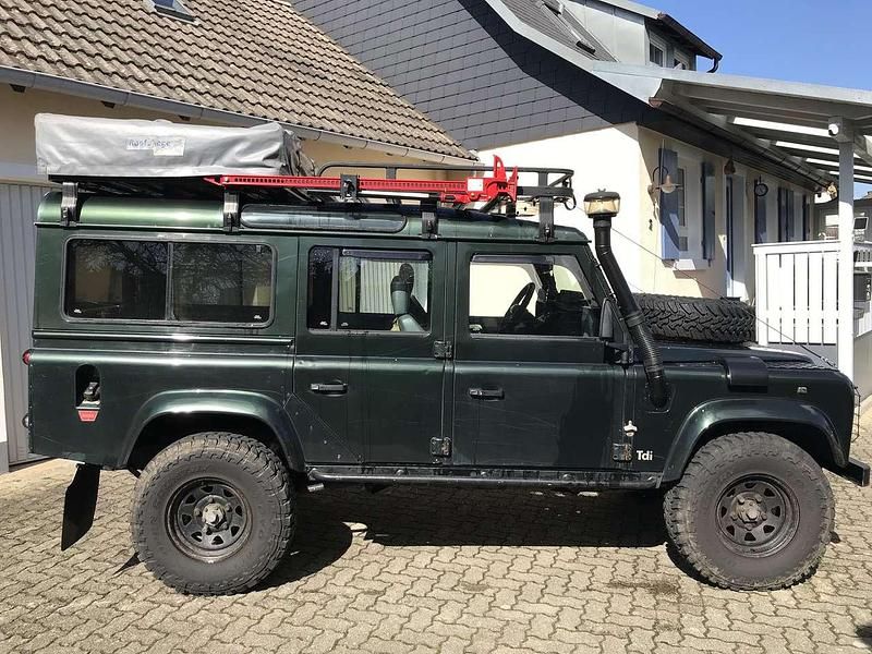 Gebraucht Land Rover Defender 113 PS (83 kW) 1998 Grün SUV