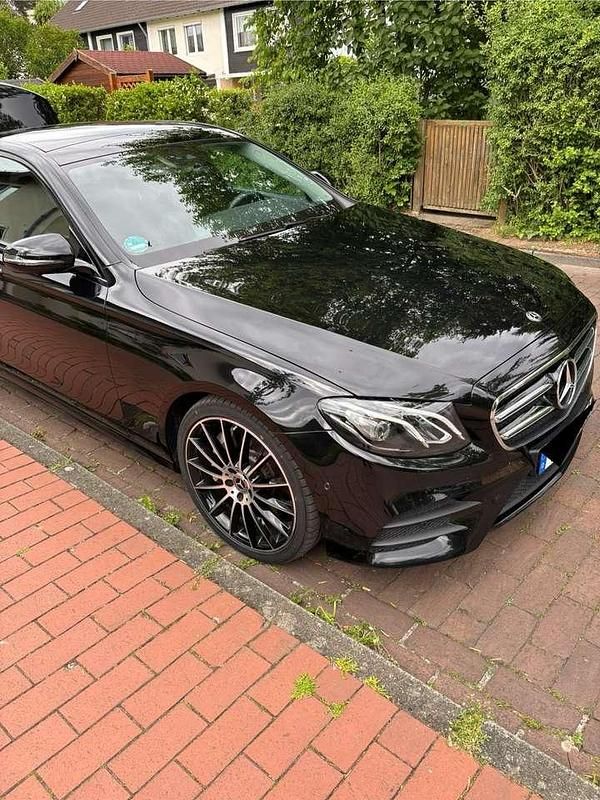 Gebraucht 2019 Mercedes E350 AMG line Limousine | 37.500 € (Fairer Preis) - Bild 1/4