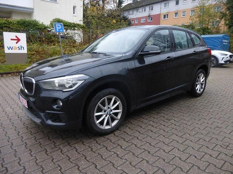 Schwarz Gebraucht 2019 BMW X1 Sport Line SUV | 12.999 € (Superpreis) - Bild 1/4