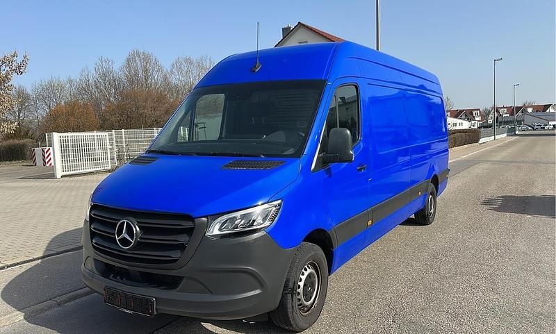 Gebraucht Mercedes Sprinter 150 PS (110 kW) 2022 Blau Van