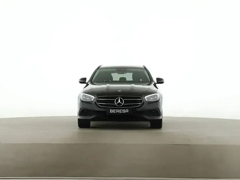 Gebraucht Mercedes E300 Avantgarde 306 PS (225 kW) 2022 Schwarz Limousine