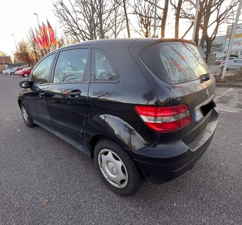 Second-hand Mercedes B150 95 CP (69 kW) 2008 Negru Monovolum