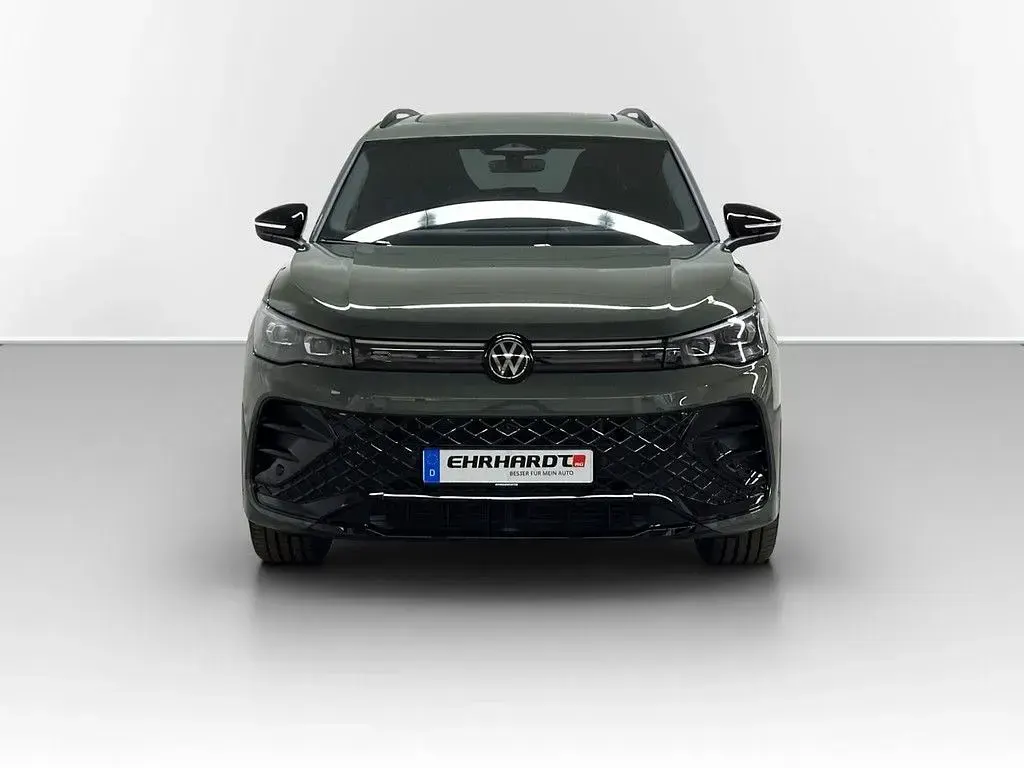 Neu VW Tiguan R-line 193 PS (141 kW) 2026 Cipressinogrün metallic SUV