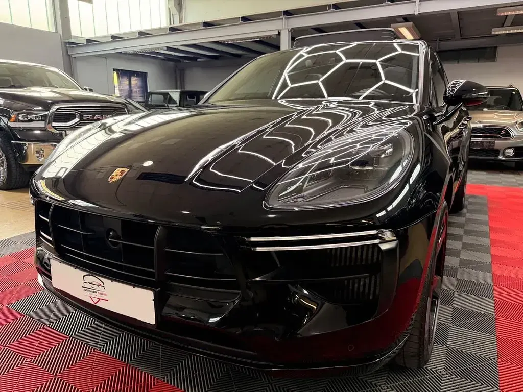 Gebraucht Porsche Macan Turbo Chrono 441 PS (324 kW) 2020 Schwarz SUV