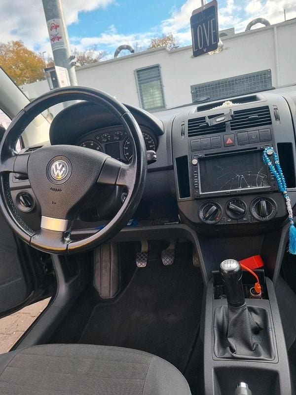 Second-hand VW Polo 69 CP (50 kW) 2007 Negru Hatchback