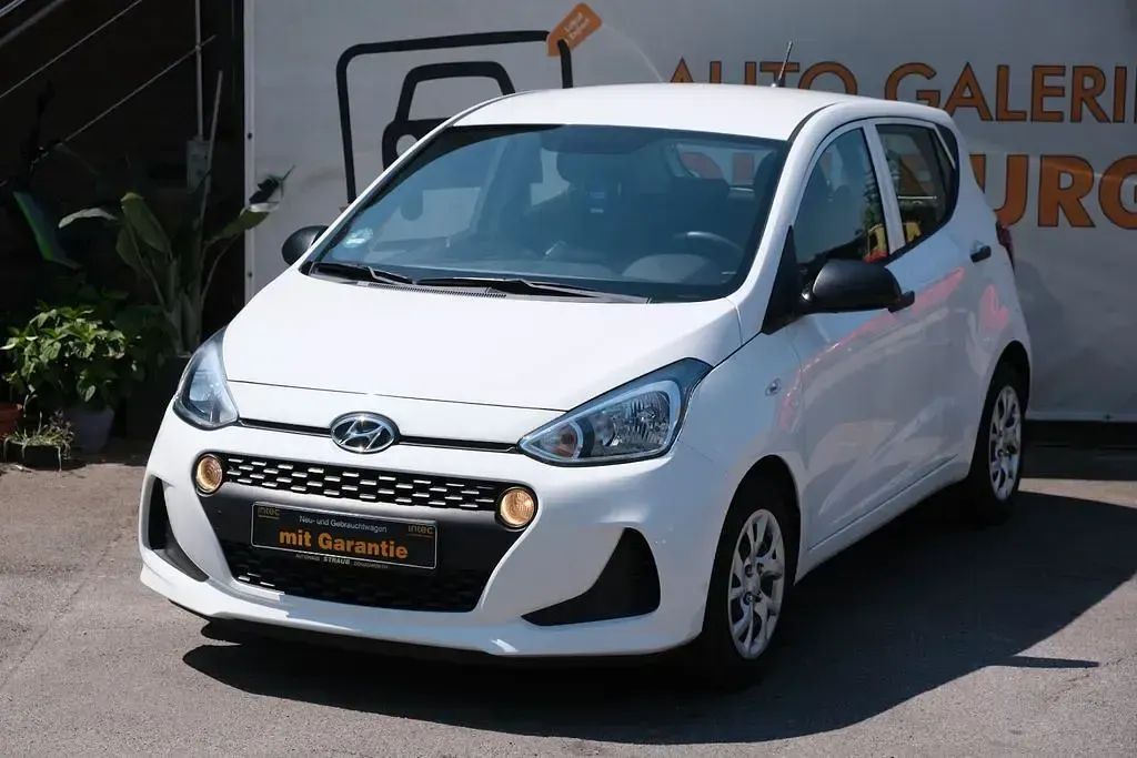 Gebraucht Hyundai i10 67 PS (49 kW) 2019 Weiß Kleinwagen
