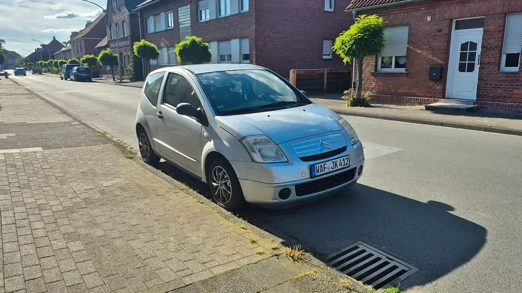 Gebraucht Citroën C2 60 PS (44 kW) 2007 Silber Kleinwagen