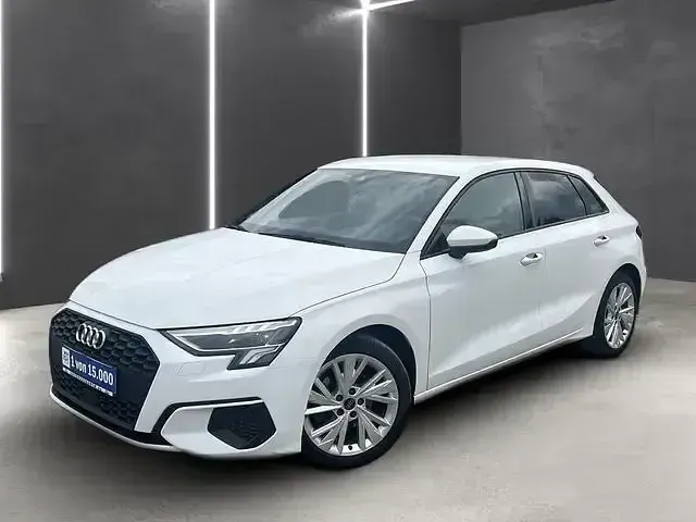 Gebraucht Audi A3 Basis 150 PS (110 kW) 2023 Weiß Limousine