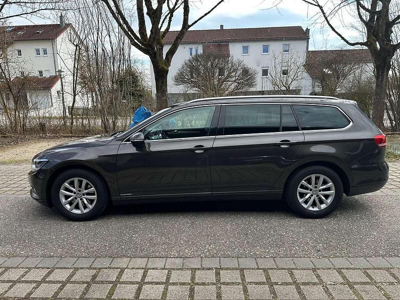 Gebraucht VW Passat Comfortline 150 PS (110 kW) 2015 Braun Kombi