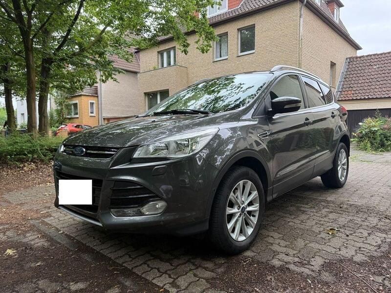 Grau Gebraucht 2016 Ford Kuga Titanium SUV | 8.499 € (Superpreis) - Bild 1/4