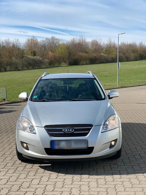 Gebraucht Kia Ceed 115 PS (84 kW) 2009 Grau Kleinwagen