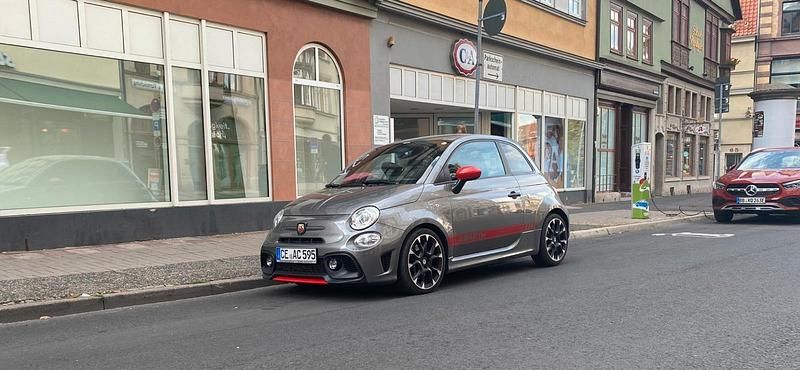 Grau Gebraucht 2017 Abarth 595 Competizione Kleinwagen | 16.499 € (Guter Preis) - Bild 1/4