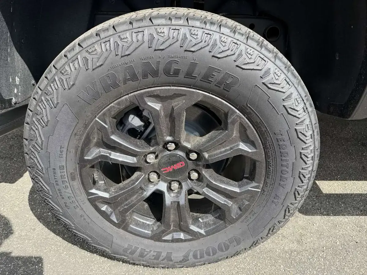 Neu GMC Canyon 427 PS (314 kW) 2026 Schwarz Pickup