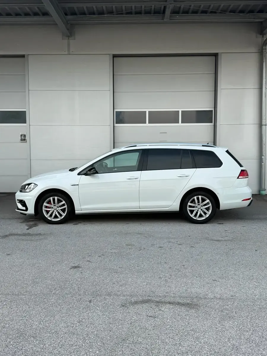 Gebraucht VW Golf VII R-line 150 PS (110 kW) 2019 Weiß Kombi