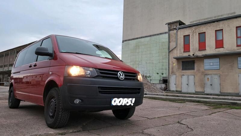 Rot Gebraucht 2015 VW T5 Van | 23.500 € (Teuer) - Bild 1/4