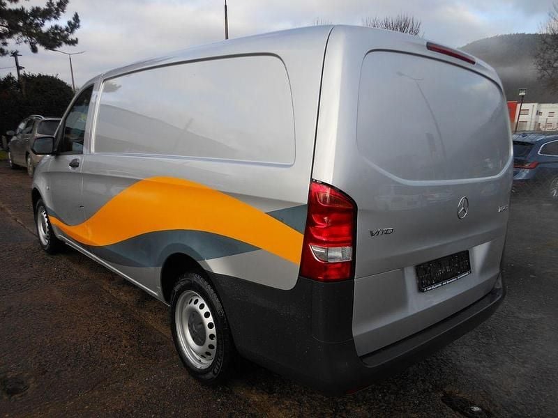 Gebraucht Mercedes Vito 102 PS (75 kW) 2020 Silber Van
