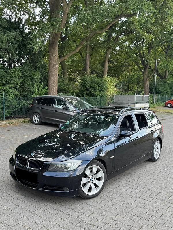 Schwarz Gebraucht 2008 BMW 320 M Sport Kombi | 4.750 € (Guter Preis) - Bild 1/4