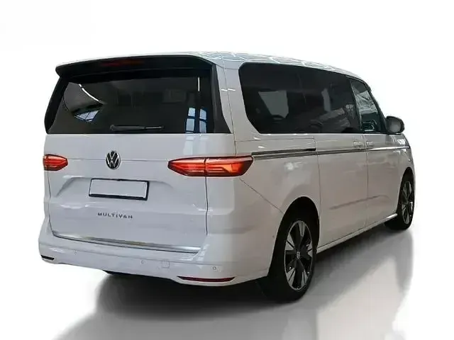 Gebraucht VW Multivan Style 150 PS (110 kW) 2025 Weiß Van / Kleinbus