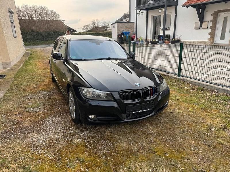 Gebraucht BMW 325 197 PS (144 kW) 2009 Schwarz Kombi