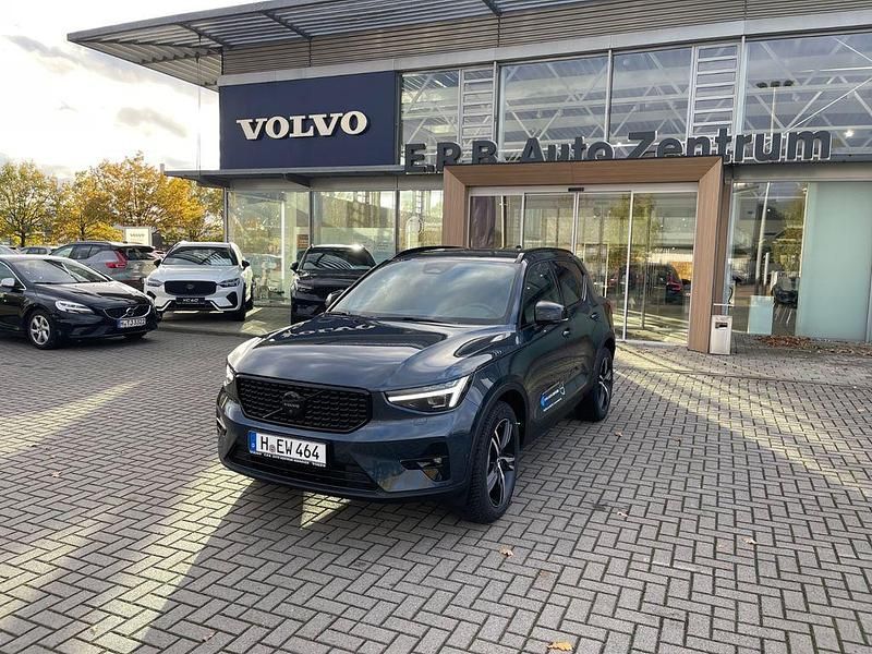Blau Gebraucht 2025 Volvo XC40 Plus SUV | 39.300 € (Fairer Preis) - Bild 1/4