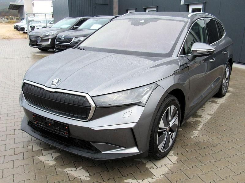 Grau Gebraucht 2022 Skoda Enyaq iV Lodge SUV | 30.500 € (Fairer Preis) - Bild 1/4